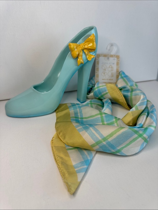 Other - Blue Heel With Bow Decor & Plaid Scarf